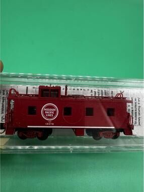 Micro Trains N Scale 36' Riveted Steel Side Caboose Missouri Pacific MP 100020